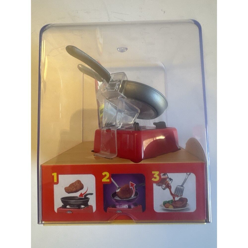 ZURU Mini Brands Really Works Magic Cook Kitchen Steak w Pan NEW - Picture 4 of 4